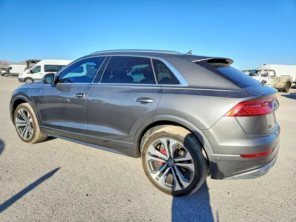 WA1BVAF11KD033126 — 2019 Audi Q8, фото 2 с аукциона Copart, Естественный износ