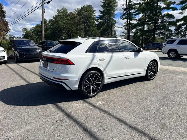 WA1FVAF12KD013596 — 2019 Audi Q8, фото 4 с аукциона Copart 30.09.2026, Мелкие вмятины и царапины