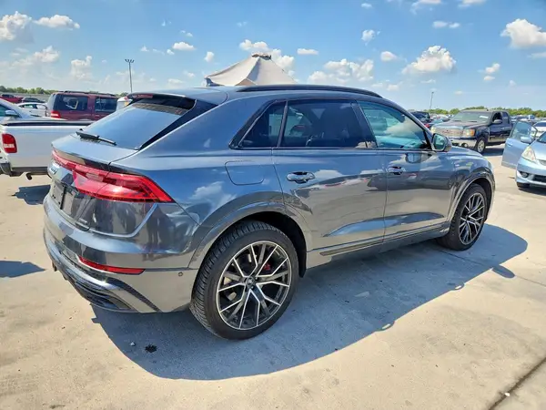 WA1FVAF18LD015631 — 2020 Audi Q8, фото 3 с аукциона Copart 24.09.2026, Мелкие вмятины и царапины