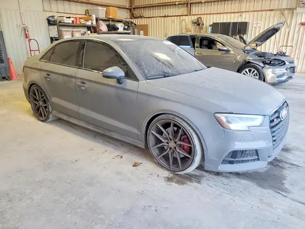 WAUB1GFFXH1080288 — 2017 Audi S3, фото 4 с аукциона Copart, Подтопление