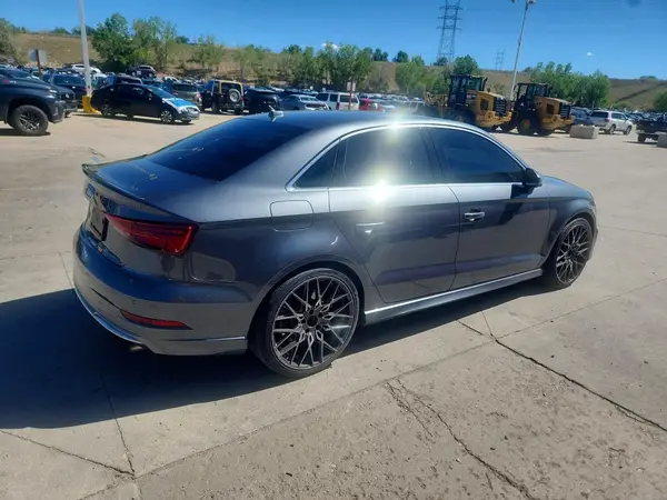 WAUB1GFF8J1026378 — 2018 Audi S3, фото 3 с аукциона Copart, Боковая часть