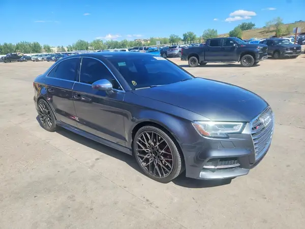 WAUB1GFF8J1026378 — 2018 Audi S3, фото 4 с аукциона Copart, Боковая часть