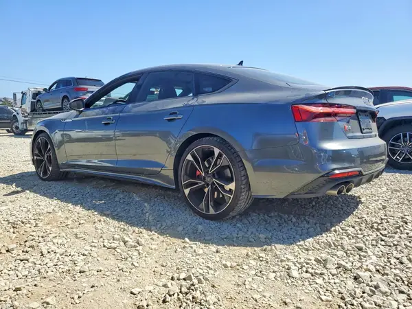 WAUC4CF52NA006998 — 2022 Audi S5, фото 2 с аукциона Copart, Боковая часть