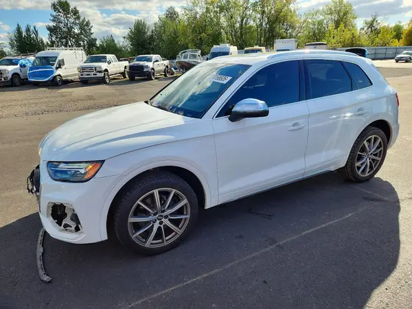 WA1A4AFY2M2008018 — 2021 Audi SQ5, Передняя часть (Front End), фото до ремонта