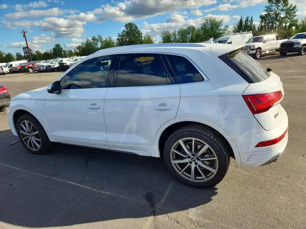 WA1A4AFY2M2008018 — 2021 Audi SQ5, фото 2 с аукциона Copart, Передняя часть