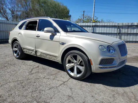 2018 Bentley Bentayga VIN SJAAC2ZV3JC017849 фото 4