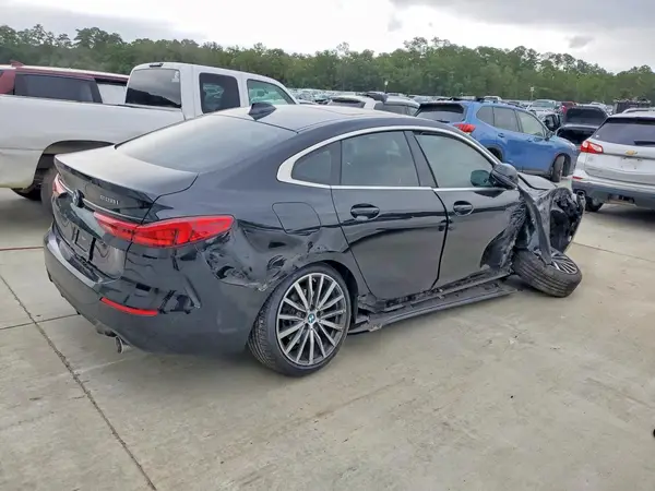 WBA53AK0XM7H82661 — 2021 BMW 2ER, фото 3 с аукциона Copart, Передняя часть