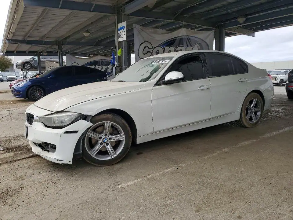 WBA3B1C57EP680687 BMW 320 2014 — повреждение Передняя часть, фото до ремонта