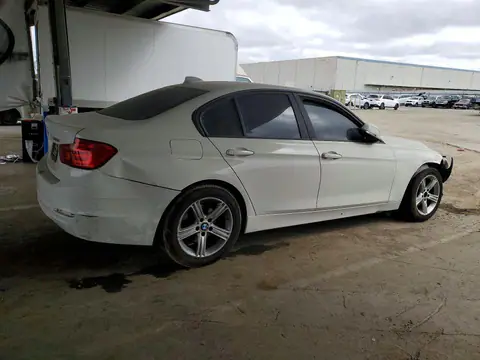 WBA3B1C57EP680687 — 2014 BMW 320, фото 3 с аукциона Copart 29.09.2026, Передняя часть