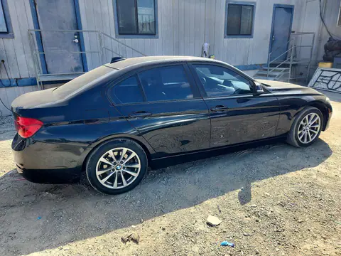 2016 BMW 320 VIN WBA8A9C59GK616156 фото 3