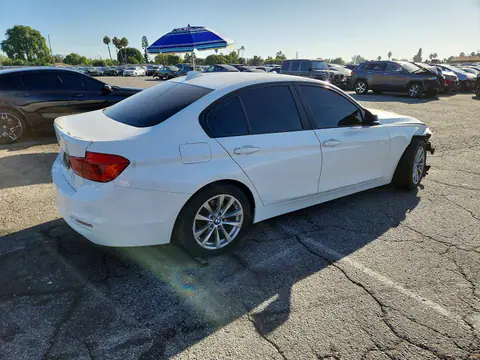WBA8E1G55GNT33784 — 2016 BMW 320, фото 3 с аукциона Copart 13.10.2026, Ходовая часть