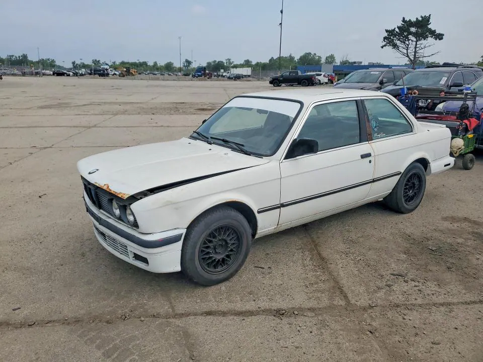 1986 BMW 325 VIN WBAAB6409G1680719 фото 1
