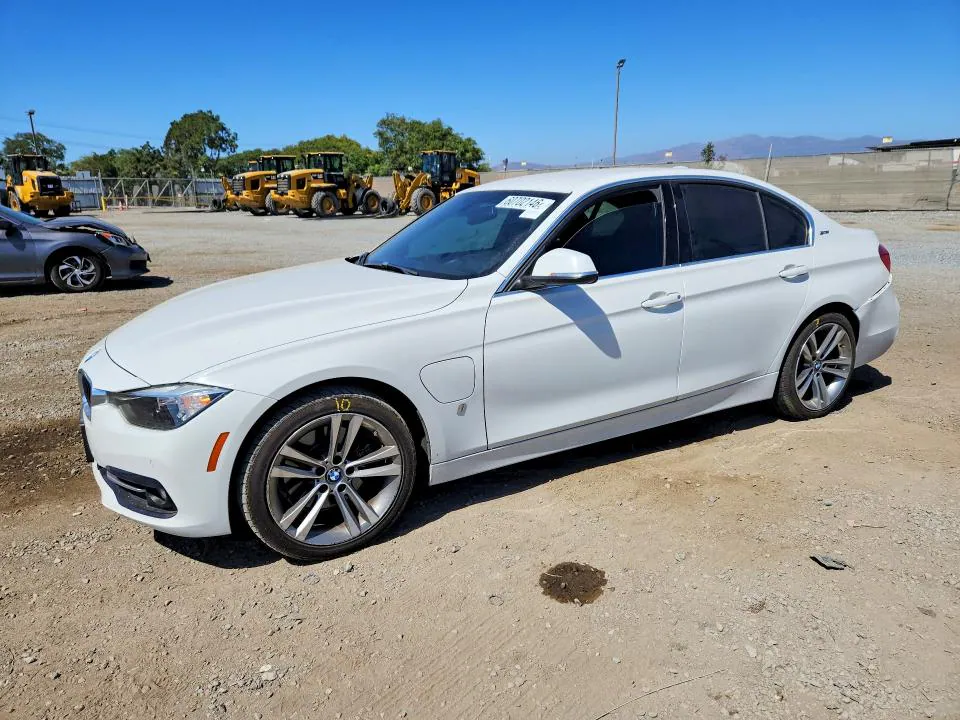 2017 BMW 330e VIN WBA8E1C30HA156896 фото 1