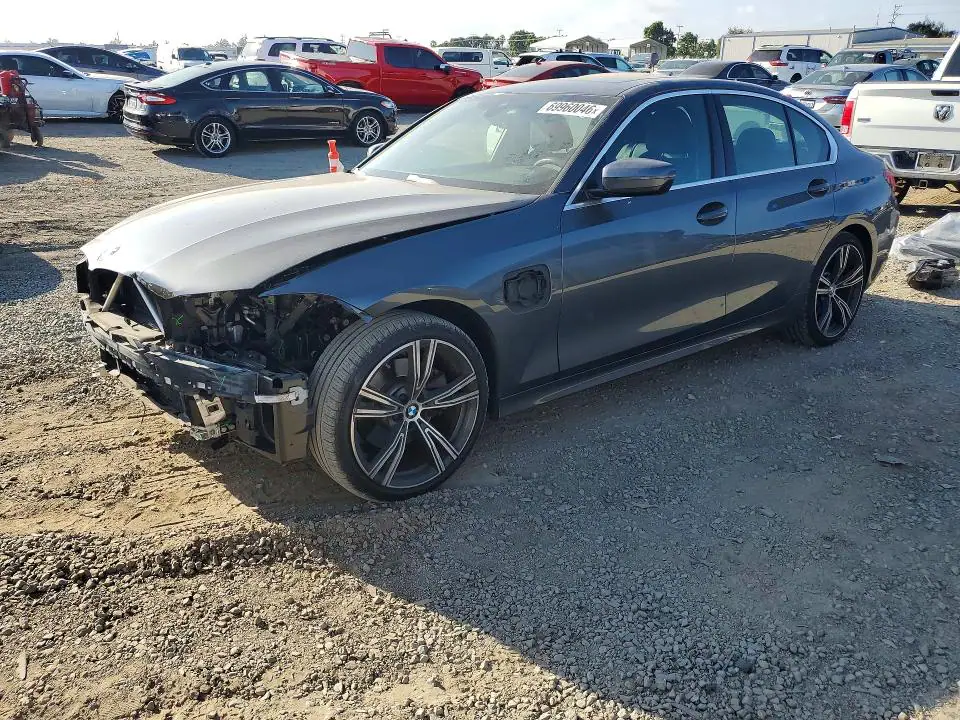 3MW5P7J09M8B62615 BMW 330E 2021 — повреждение Передняя часть, фото до ремонта
