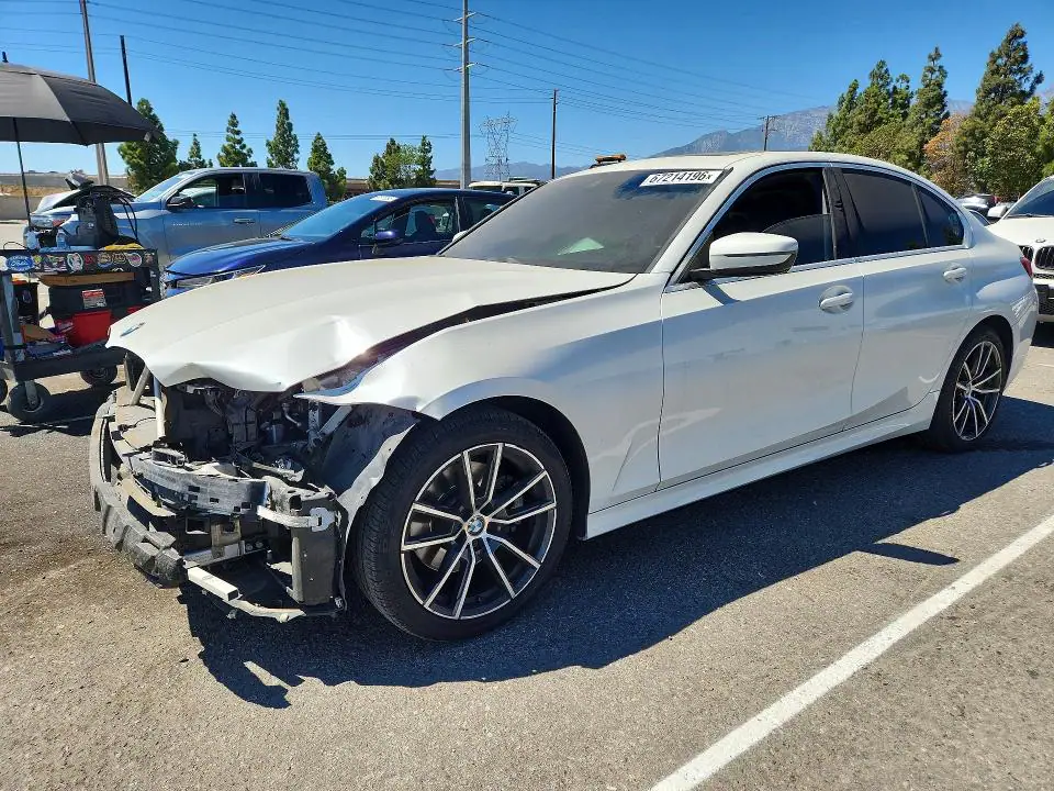 3MW5R1J04L8B20522 BMW 330I 2020 — повреждение Передняя часть, фото до ремонта