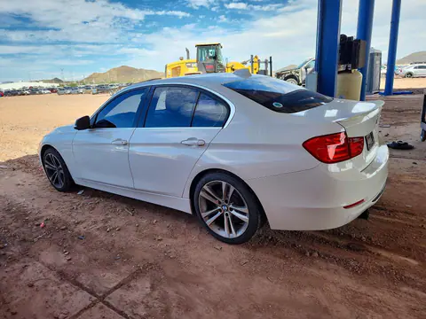 2015 BMW 335 VIN WBA3A9C56FK472977 фото 2