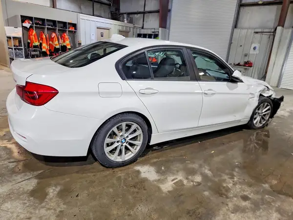 WBA8A3C53GK551446 — 2016 BMW 3ER, фото 3 с аукциона Copart, Передняя часть