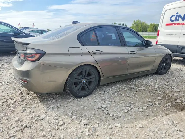 WBA8E3C50GK501804 — 2016 BMW 3ER, фото 3 с аукциона Copart 01.10.2026, Мелкие вмятины и царапины