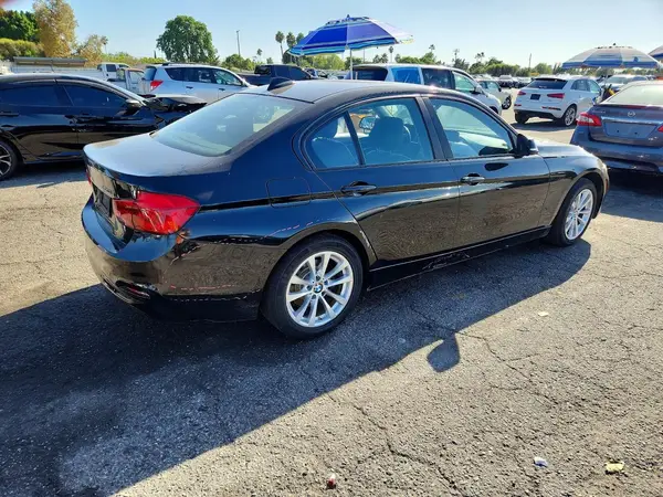 WBA8E1G54GNT35977 — 2016 BMW 3ER, фото 3 с аукциона Copart 29.09.2026, Вандализм