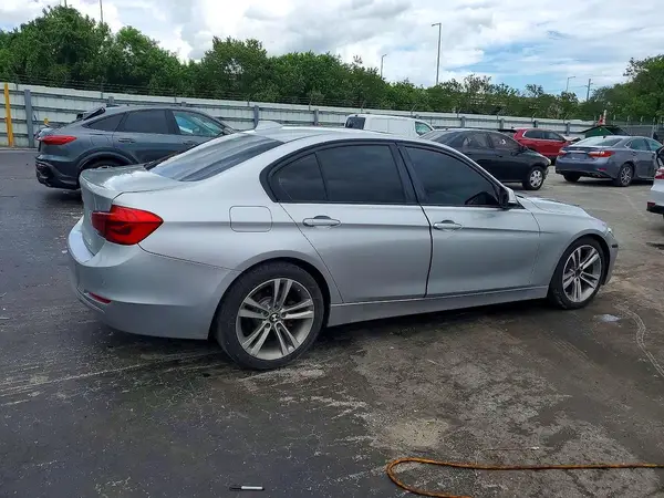 WBA8E5G51GNT94668 — 2016 BMW 3ER, фото 3 с аукциона Copart 10.10.2026, Мелкие вмятины и царапины