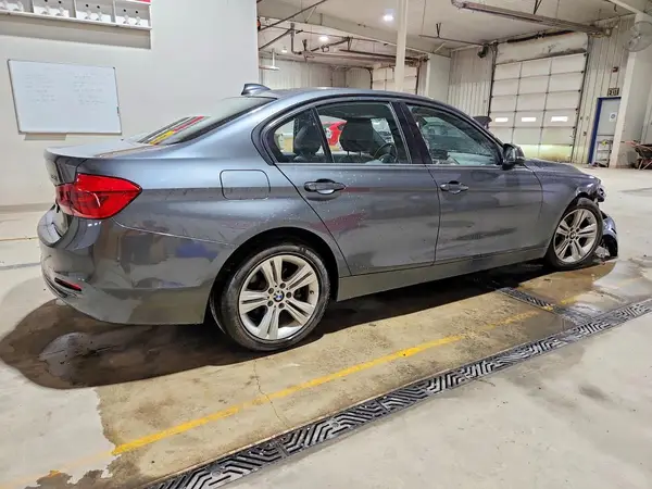 WBA8E3G54GNU05506 — 2016 BMW 3ER, фото 3 с аукциона Copart 01.10.2026, Передняя часть