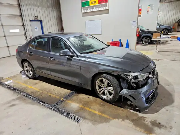 WBA8E3G54GNU05506 — 2016 BMW 3ER, фото 4 с аукциона Copart 01.10.2026, Передняя часть
