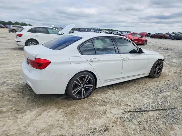 WBA8B7G57GNT96025 — 2016 BMW 3ER, фото 3 с аукциона Copart, Передняя часть