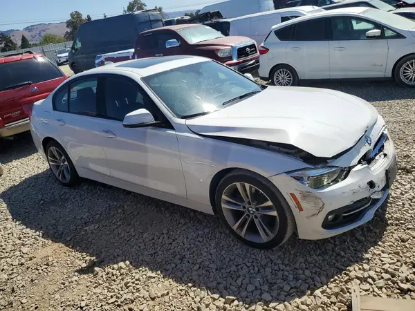 WBA8E9G57GNT81642 — 2016 BMW 3ER, фото 4 с аукциона Copart 29.09.2026, Передняя часть
