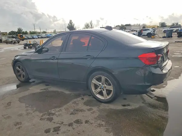 WBA8E5G3XHNU44693 — 2017 BMW 3ER, фото 2 с аукциона Copart 05.10.2026, Задняя часть