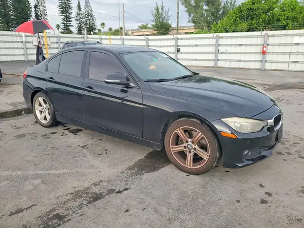 WBA8E5G3XHNU44693 — 2017 BMW 3ER, фото 4 с аукциона Copart 05.10.2026, Задняя часть
