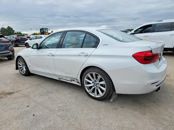 WBA8E1C54HK480302 — 2017 BMW 3ER, фото 2 с аукциона Copart, Передняя часть