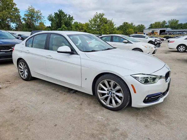 WBA8E1C54HK480302 — 2017 BMW 3ER, фото 4 с аукциона Copart, Передняя часть