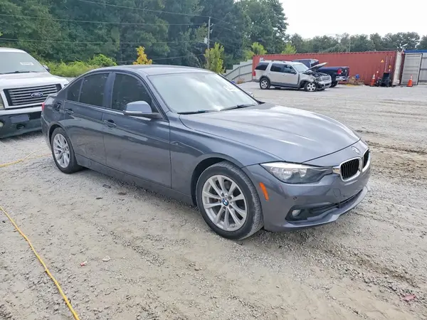 WBA8A9C57HK619946 — 2017 BMW 3ER, фото 4 с аукциона Copart 05.10.2026, Задняя часть