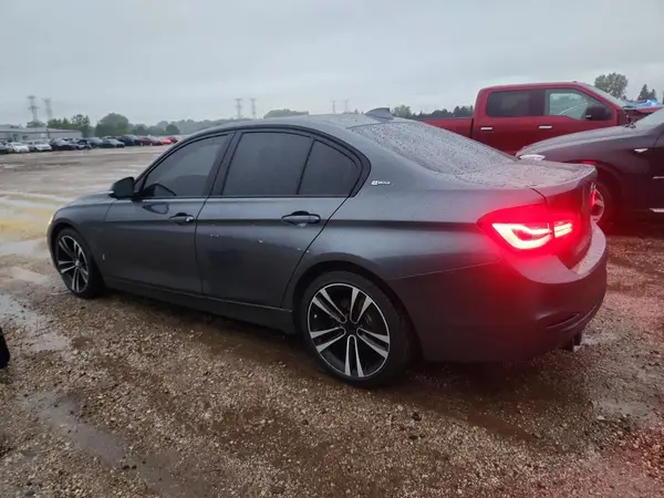 WBA8E1C55JA159610 — 2018 BMW 3ER, фото 2 с аукциона Copart 29.09.2026, Механические повреждения