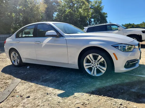 WBA8D9G5XJNU67909 — 2018 BMW 3ER, фото 4 с аукциона Copart, Передняя часть