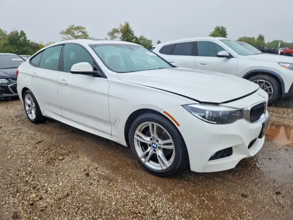 WBA8Z9C56JB220248 — 2018 BMW 3ER, фото 4 с аукциона Copart, Подтопление