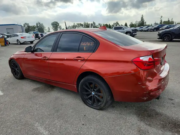 WBA8E1G55JNU89072 — 2018 BMW 3ER, фото 2 с аукциона Copart, Передняя часть