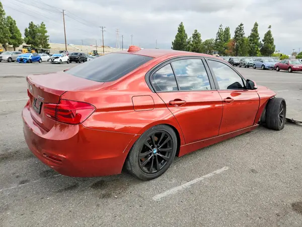WBA8E1G55JNU89072 — 2018 BMW 3ER, фото 3 с аукциона Copart, Передняя часть