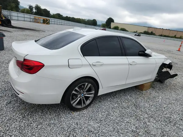 WBA8B9G58JNU97707 — 2018 BMW 3ER, фото 3 с аукциона Copart, Передняя часть