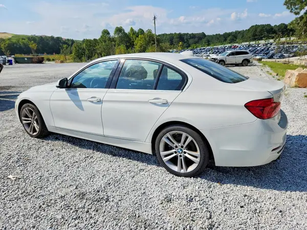 WBA8B9C53JEE82816 — 2018 BMW 3ER, фото 2 с аукциона Copart, Механические повреждения