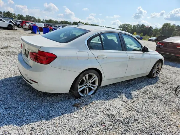 WBA8B9C53JEE82816 — 2018 BMW 3ER, фото 3 с аукциона Copart, Механические повреждения