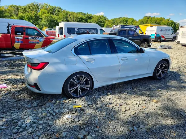 3MW5R7J03M8B58442 — 2021 BMW 3ER, фото 3 с аукциона Copart, Боковая часть