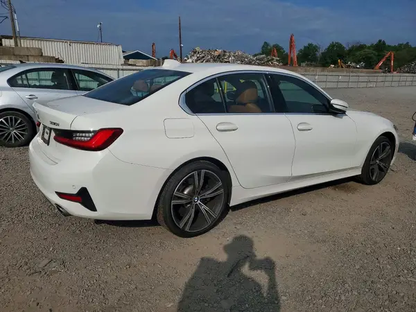 3MW5R7J02M8B92811 — 2021 BMW 3ER, фото 3 с аукциона Copart, Мелкие вмятины и царапины