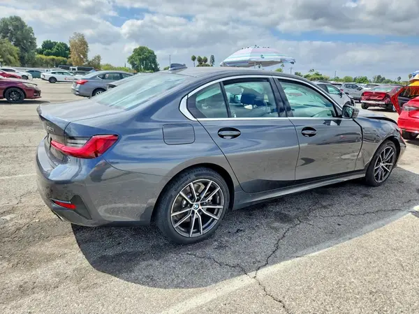 3MW5R1J06M8B71943 — 2021 BMW 3ER, фото 3 с аукциона Copart, Передняя часть