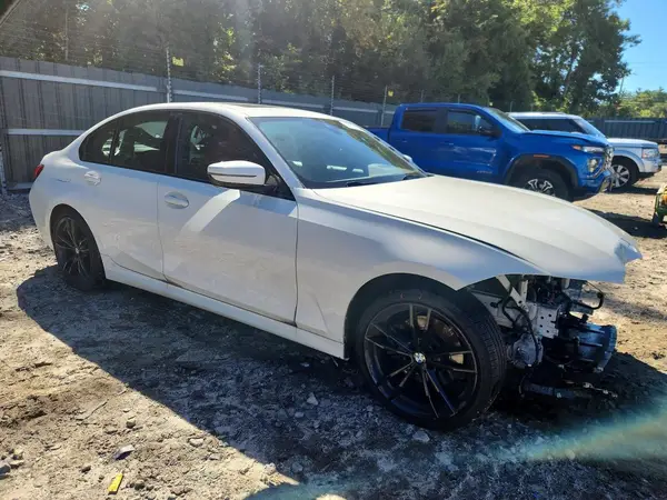 3MW5R7J00N8C76109 — 2022 BMW 3ER, фото 4 с аукциона Copart 01.10.2026, Передняя часть