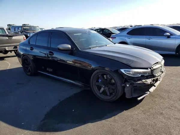 3MW5U7J02N8C76787 — 2022 BMW 3ER, фото 4 с аукциона Copart, Передняя часть