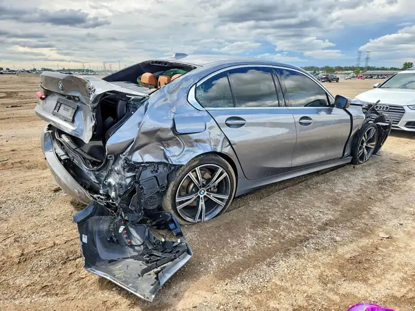 3MW89FF08R8E04361 — 2024 BMW 3ER, фото 3 с аукциона Copart, Задняя часть