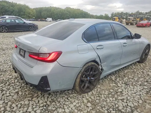 3MW89CW06S8F72908 — 2025 BMW 3ER, фото 3 с аукциона Copart, Боковая часть