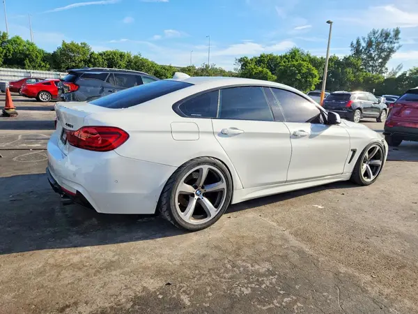 WBA4J5C51JBF06879 — 2018 BMW 4ER, фото 3 с аукциона Copart, Передняя часть