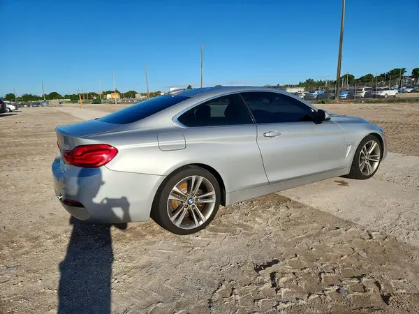 WBA4W3C50JAE99614 — 2018 BMW 4ER, фото 3 с аукциона Copart, Подтопление